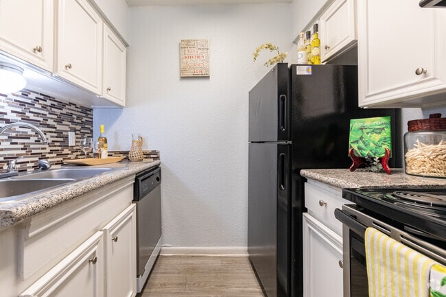 1BR/1BA - Appliances in Place