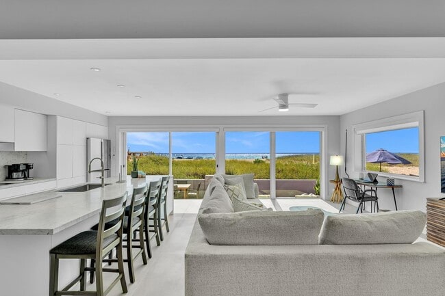 Building Photo - 604 N Ocean Blvd Unit LaPlaya  1B