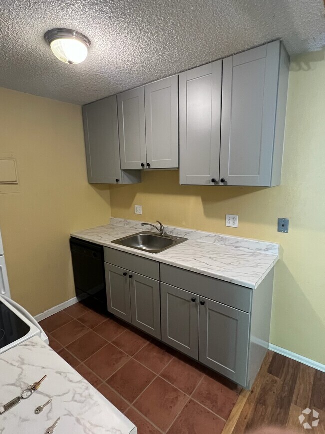 Building Photo - 3250 Oneal Cir Unit B-26 Rental