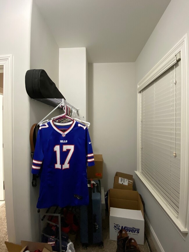 Building Photo - 318 Paul T Cir Unit 318 Paul T Circle