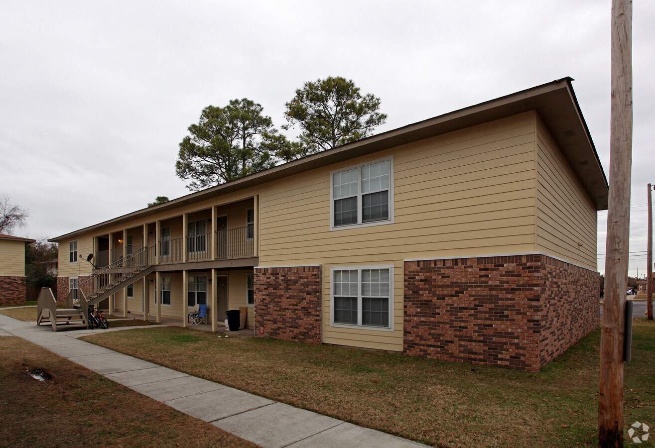 Tall Pines Apartments - Tall Pines Apartments