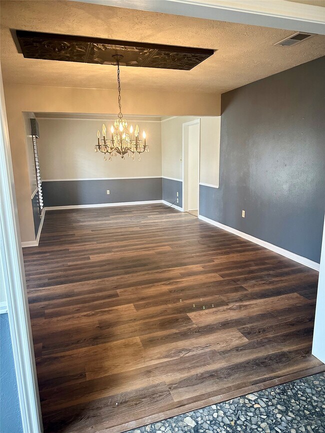 Photo - 103 Wroxton Dr