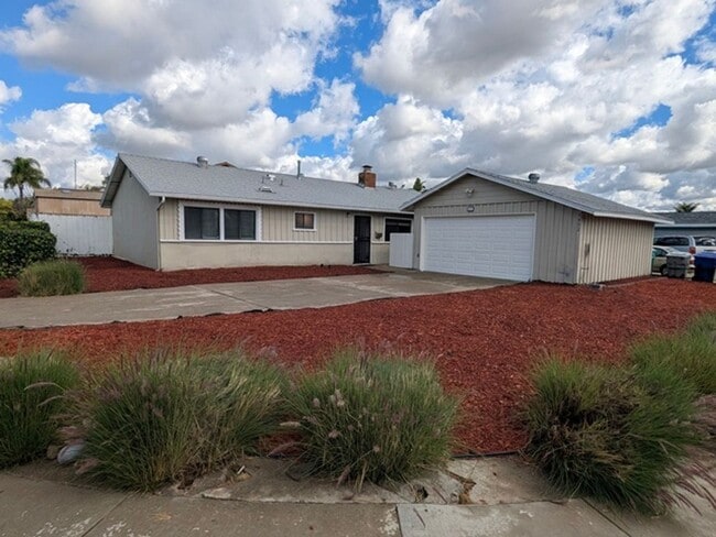 Building Photo - 3 BR / 2 BA Single Story Home in Serra Mesa