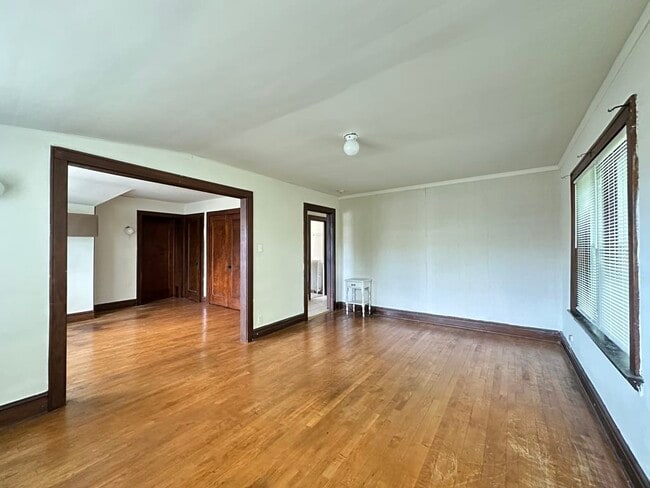 Building Photo - 701 Elm St Unit J04P