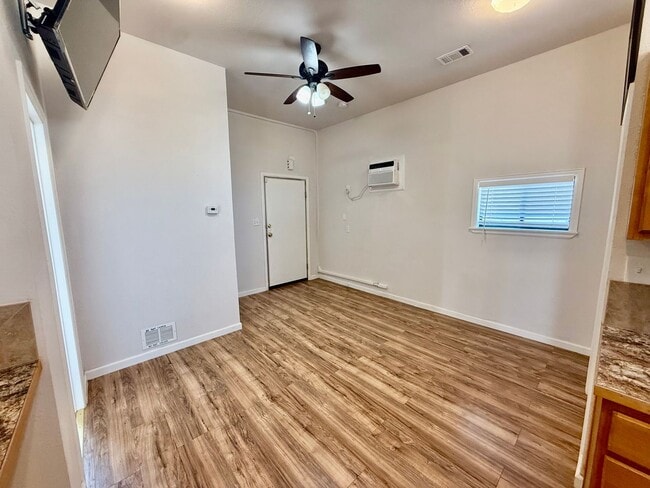 Photo - 1342 N Washington Ave