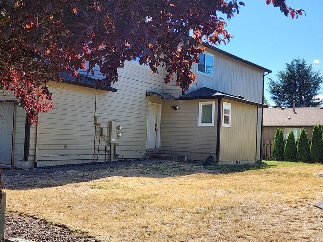 Photo - 929 S School St