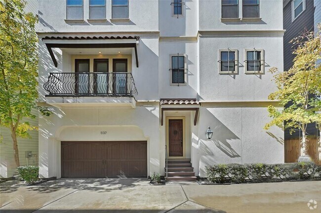 Building Photo - 1137-15th 1/2 W 15th 1/2 St Rental