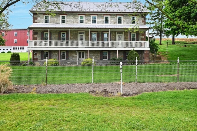 Building Photo - 705 Schaeffer Rd