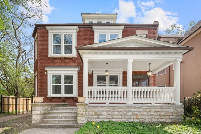 Photo - 1025 E 48th St House