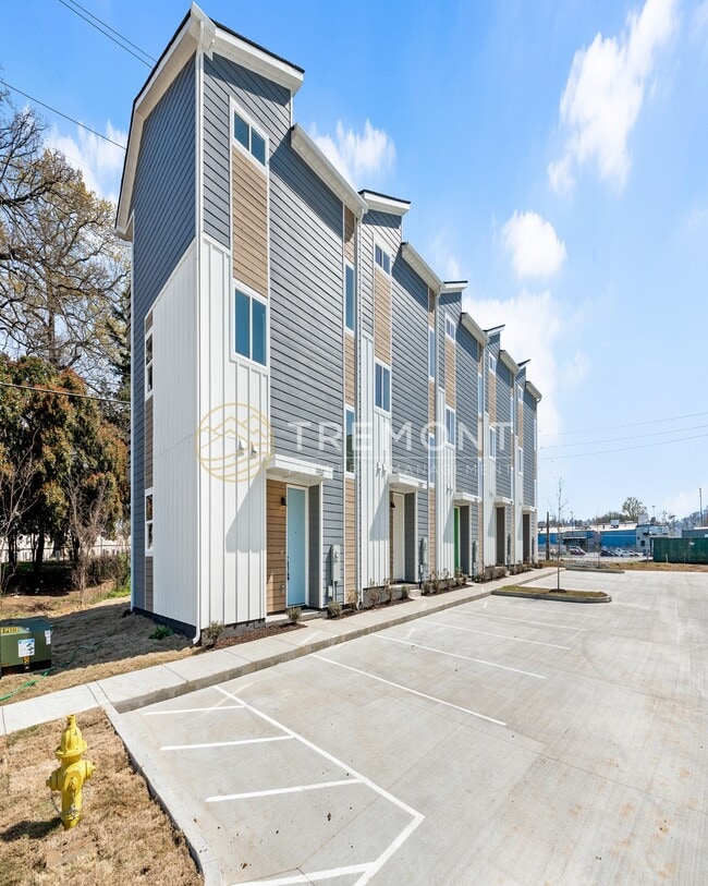 Building Photo - 1223 J Andrews Pl