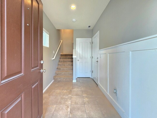 Photo - 4 Bedroom Home with Lake Views Available N...