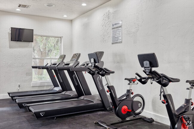 Gimnasio - Legends Lake Creek