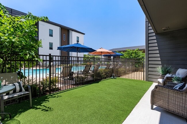 Album Benbrook Patio