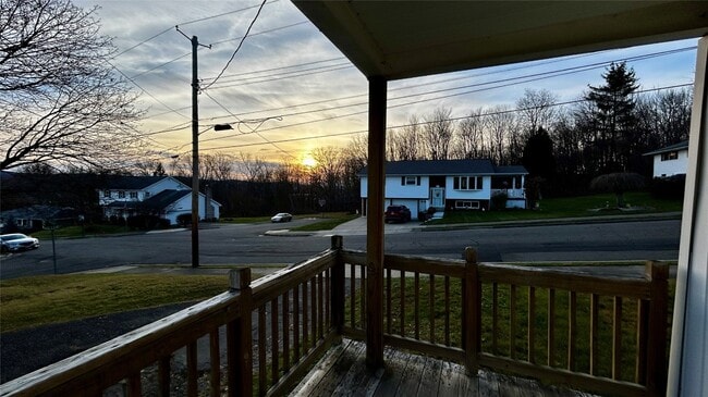 Photo - 98 Richard St Unit 1