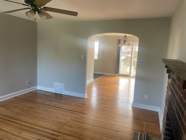 Photo - 1121 Cobbs St