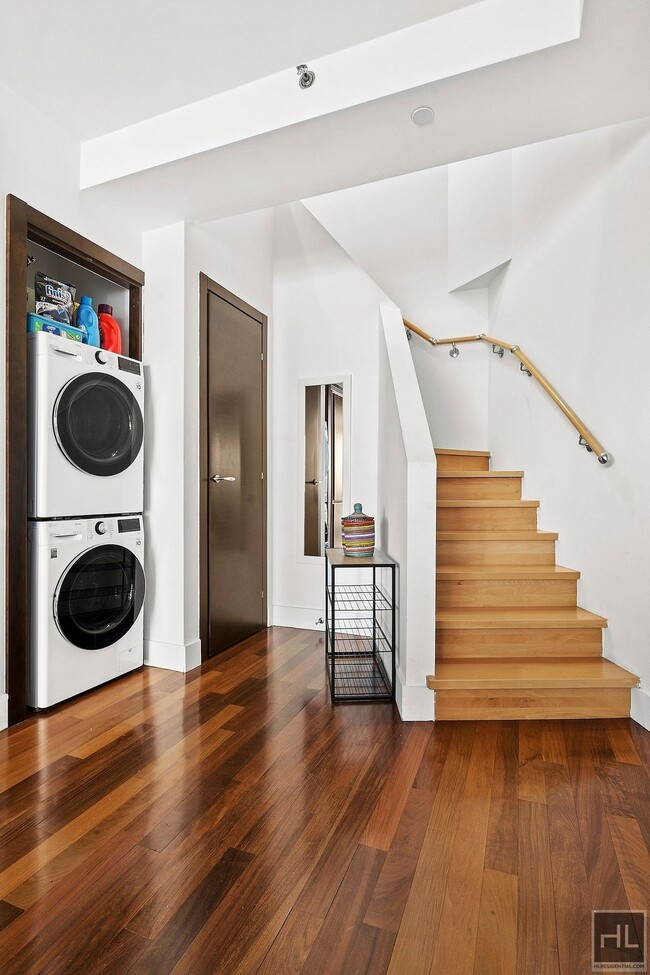 Photo - Furnished 2bed/2bath Penthouse w/Views Unit PH3002