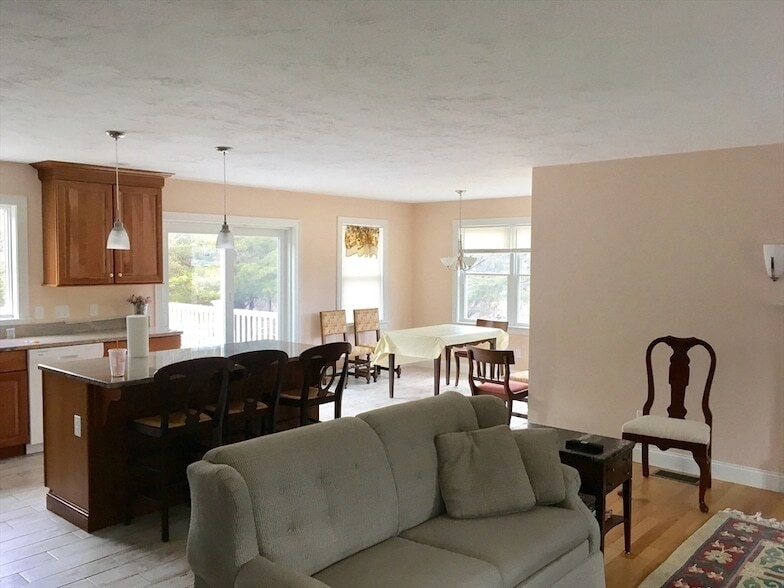 Photo - 372 Phillips Rd