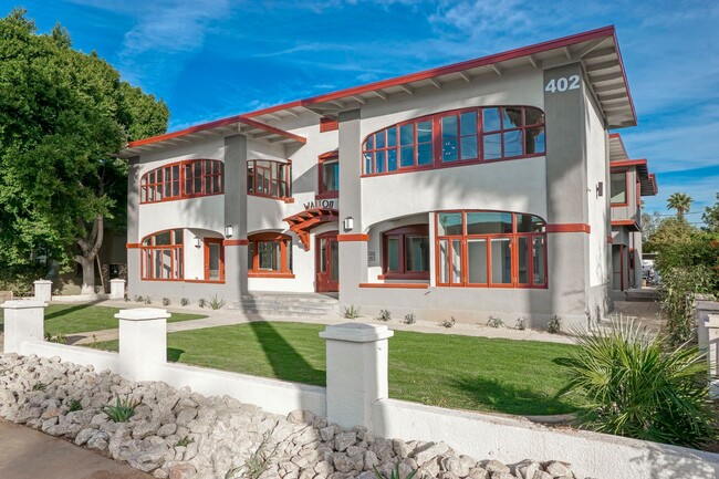 The Walton - The Walton Apartments
