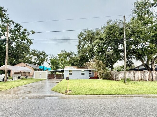 Building Photo - 4528 70th St N Rental