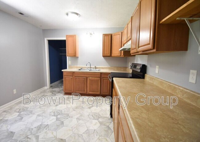 Photo - 7546 Southgate Rd