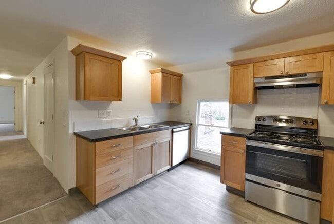 Photo - 624NW Unit Upper