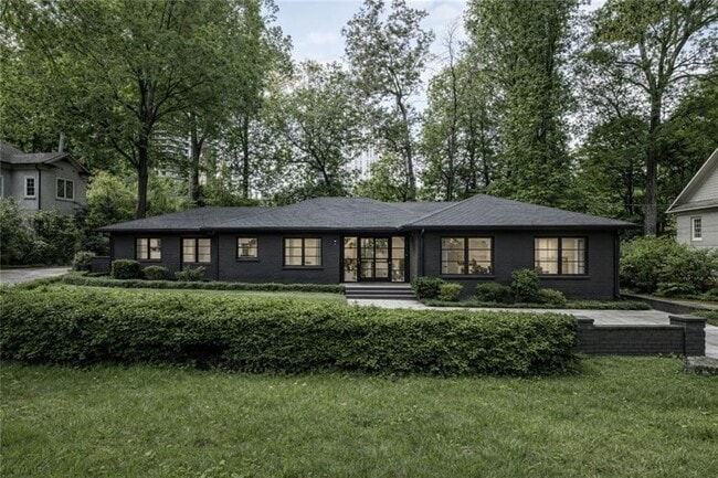 Building Photo - 757 Old Ivy Rd NE