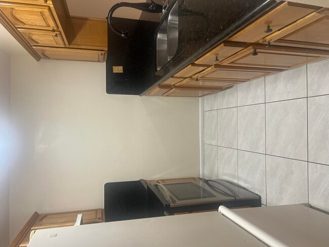 Photo - 2073 E Bond Dr