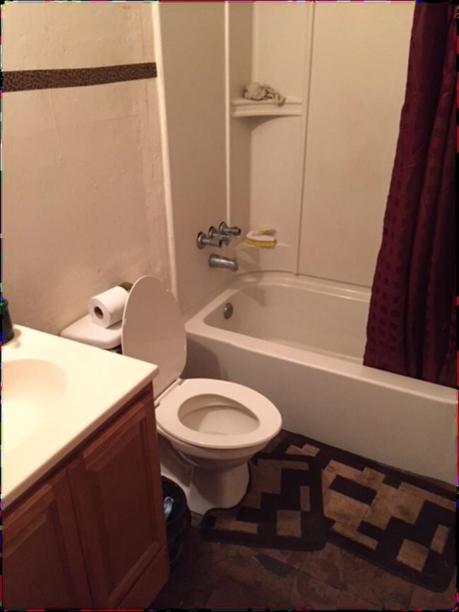 Photo - Lakeshore Apartments