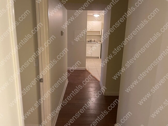 Photo - 441 Harding Pl