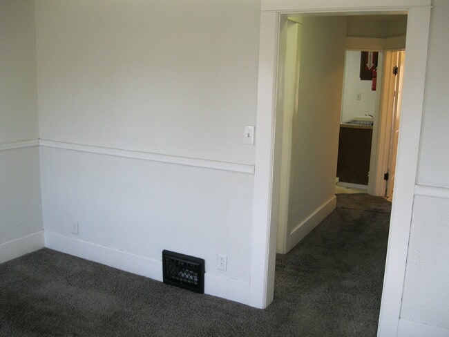 Photo - 32 Goguac St W Unit 1