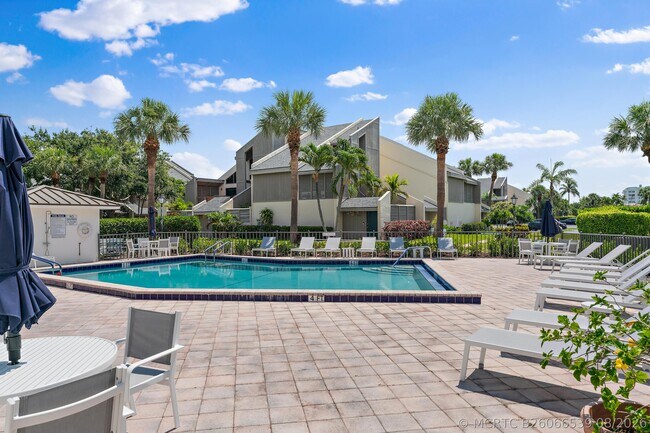 1605 S US Hwy 1 Unit M3-404