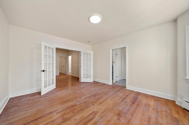8 Cooper Pl