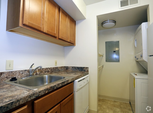 2BR 2BA