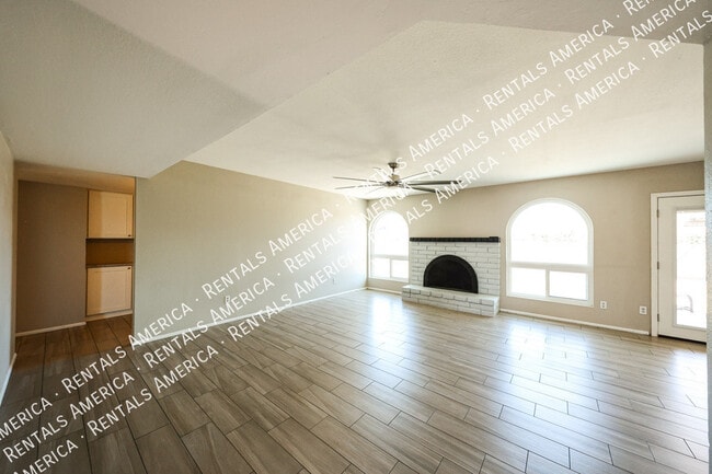 Photo - 10627 S 44th St