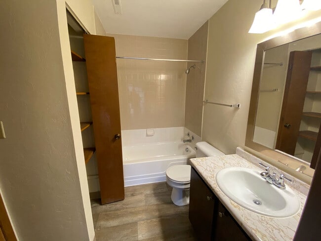 London Square Apartments