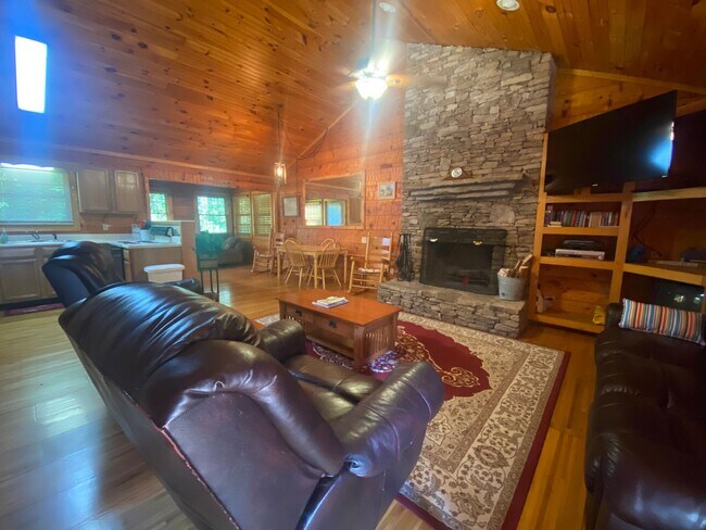 Photo - 414 Laurel Trace Rd