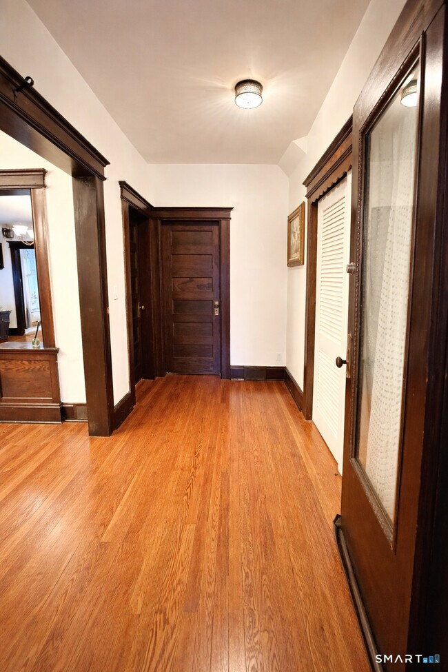 Photo - 93-95-95 Alpine St