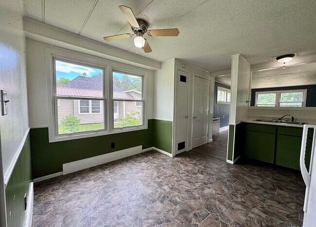 Photo - 224 Newberry St
