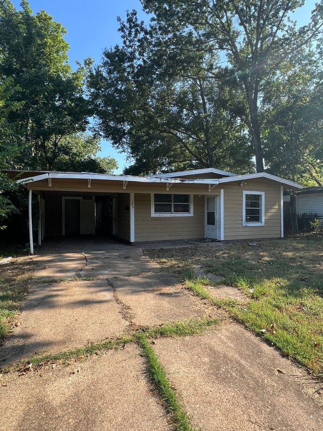 Photo - 544 Melrose St