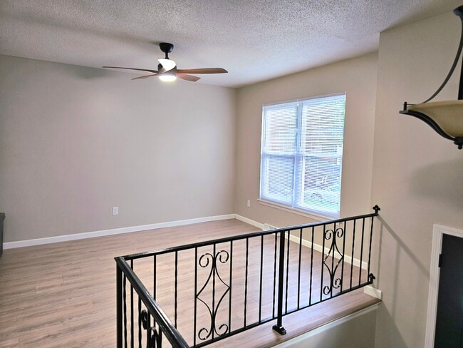 Photo - 5814 NW Walnut Ct