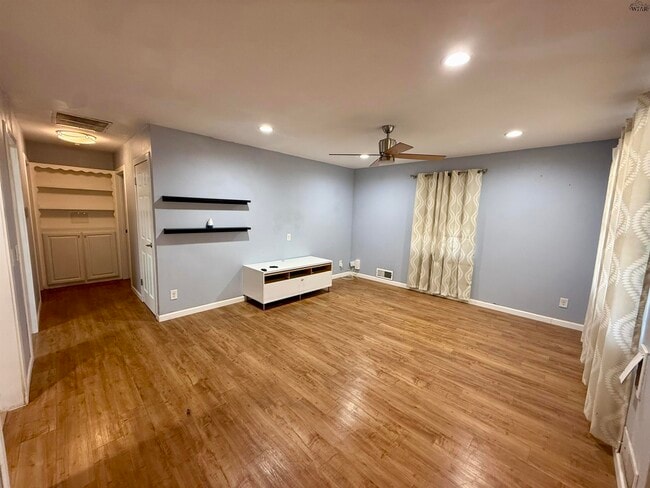 Photo - 2101 Jones St