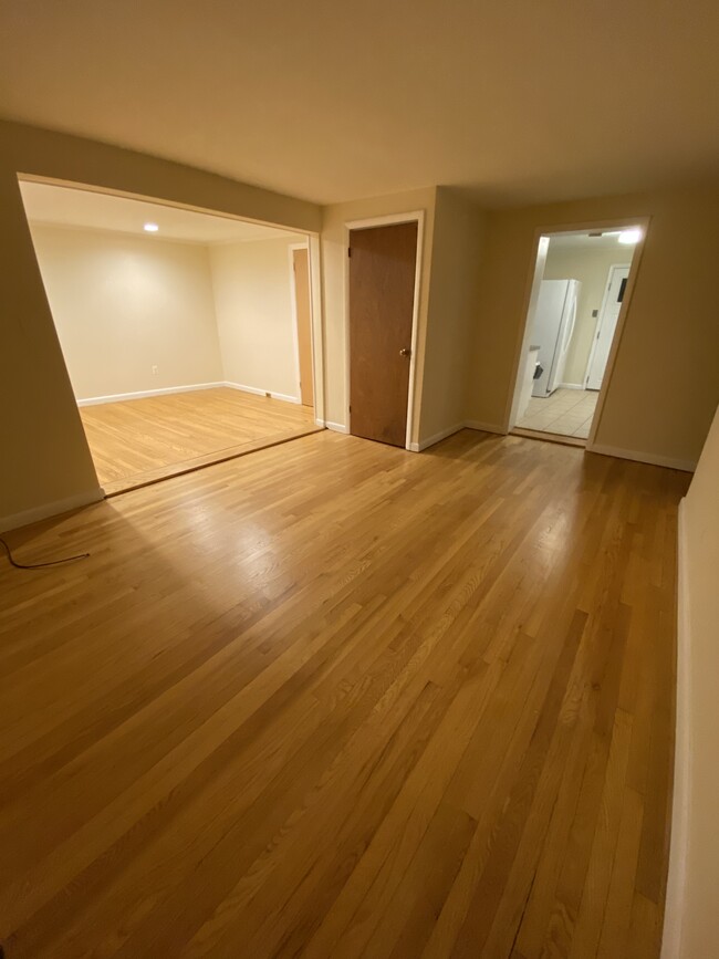 Building Photo - 300 Main St Unit 2 Rental