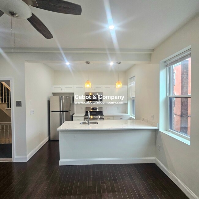 Photo - 49 Charter St