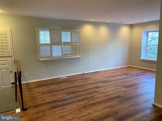 Photo - 9358 Neil Rd