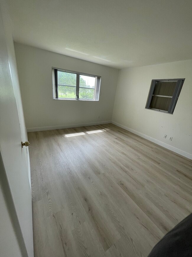 Photo - 2441 SW 82nd Ave Unidad 204