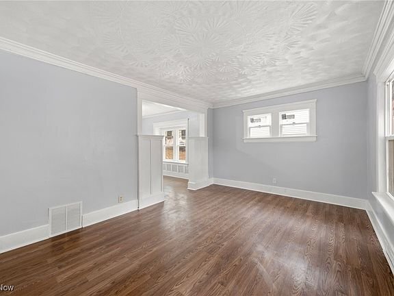 Photo - 627 Merton Ave