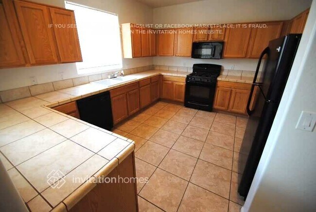 Photo - 1645 E Illini St