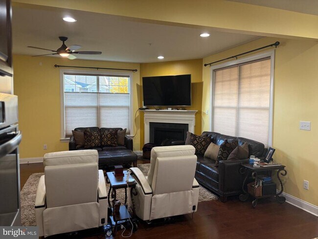 Photo - 105 Elton Farm Cir