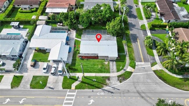 Building Photo - 8942 SW 16th St Rental