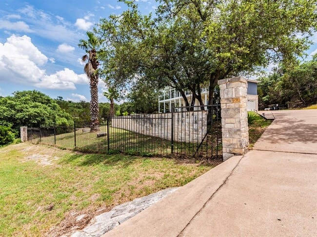 Photo - 22401 Briarview Dr